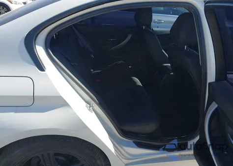 2015 BMW 320I xDrive z USA, uszkodzony, nr VIN WBA3C3G50FNS74542